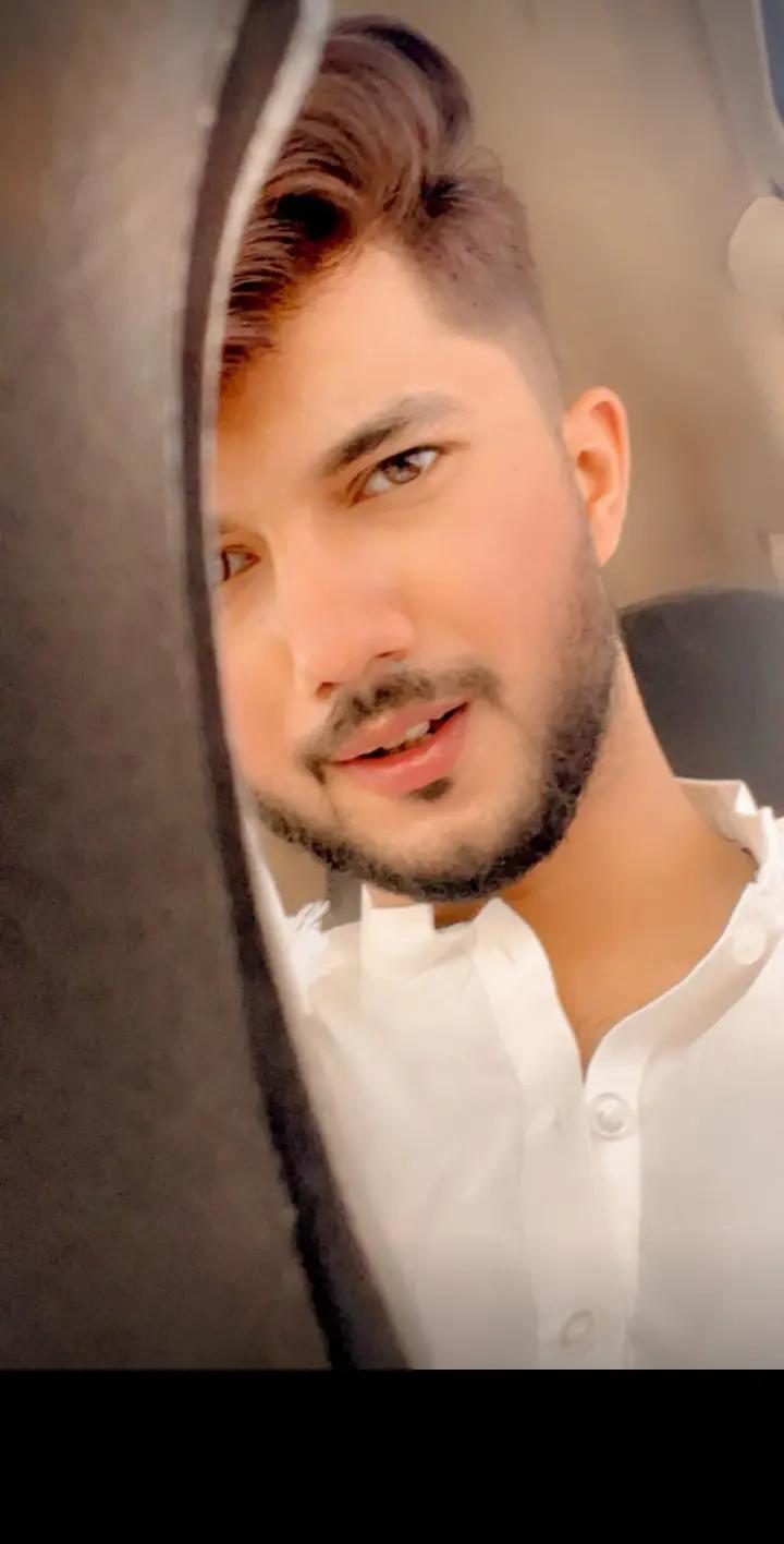 @Mr and Mrs Hussain tareen &hearts;️😍