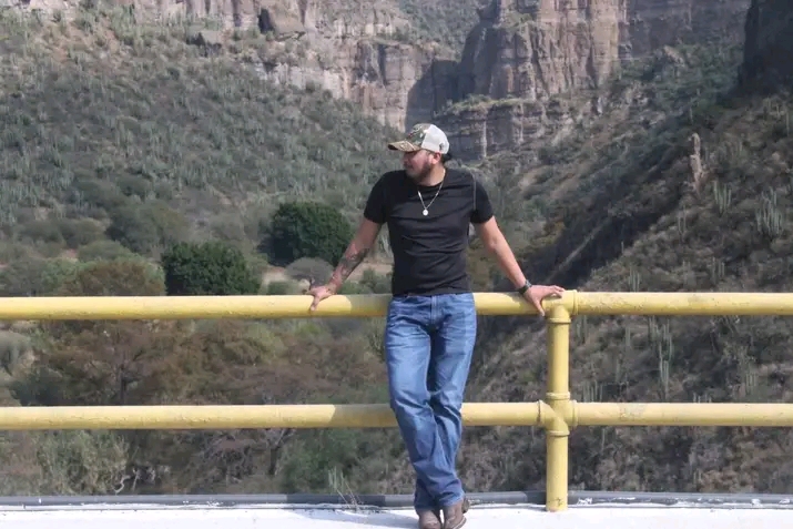 @&Aacute;lvaro Zarate