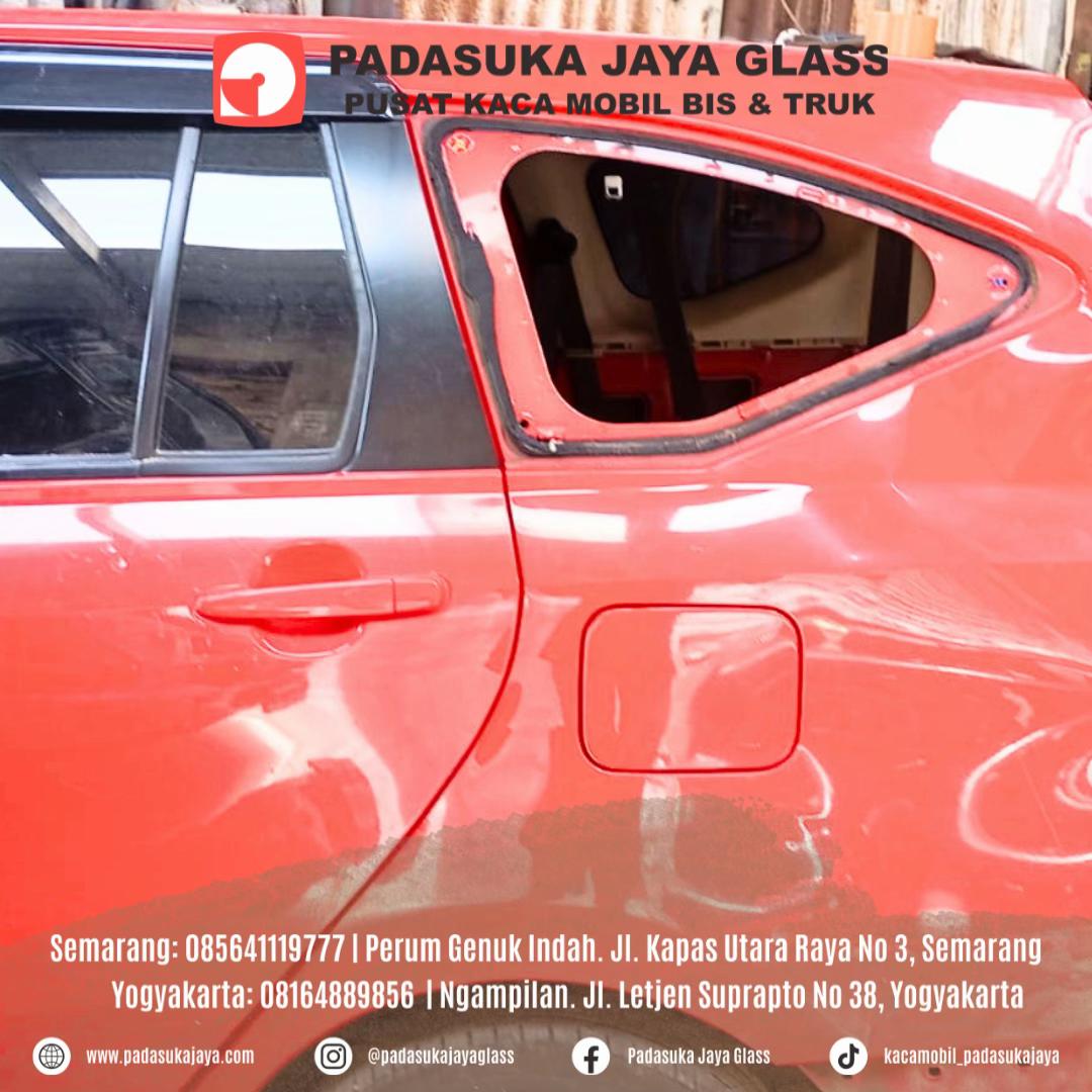 @Kaca Mobil Padasuka Jaya