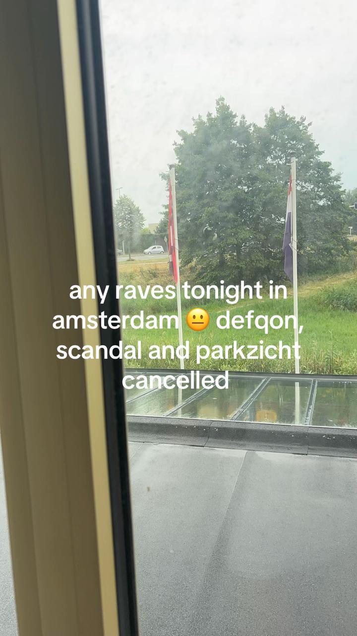@katefarquhar🦇