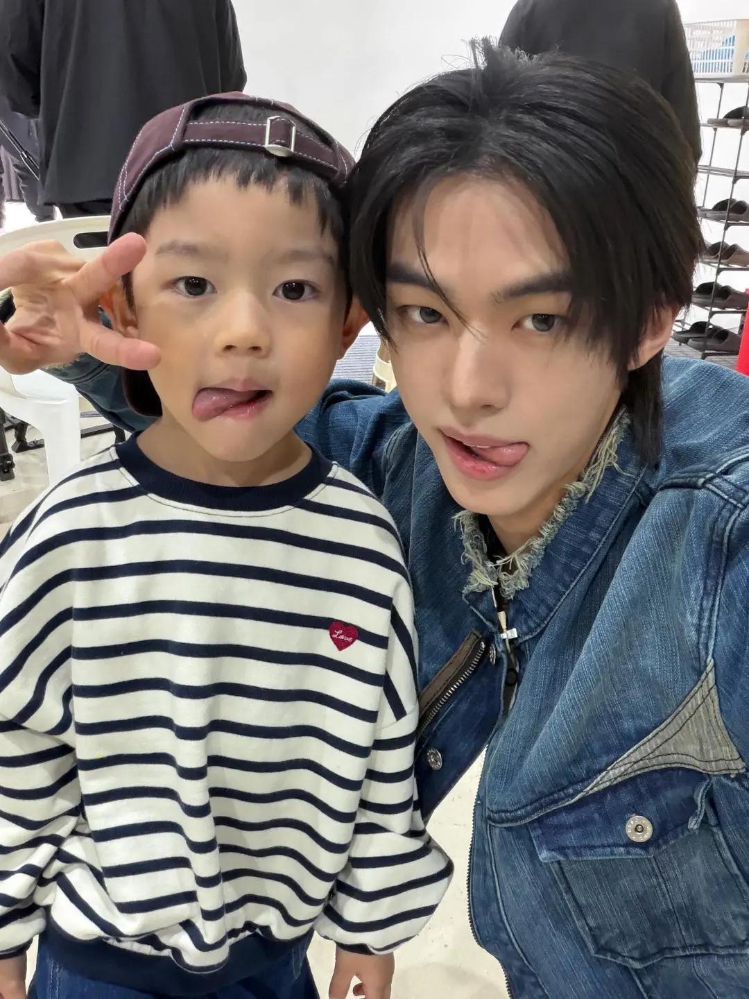 @𝒹ℴ𝒽ℴℴ𝓃𝒾ℯ
