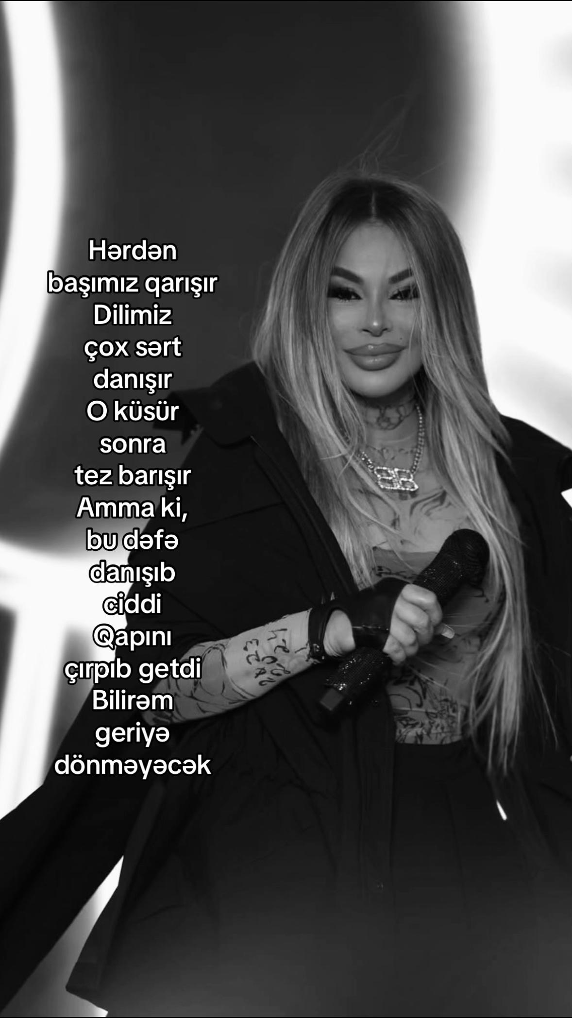 @￴