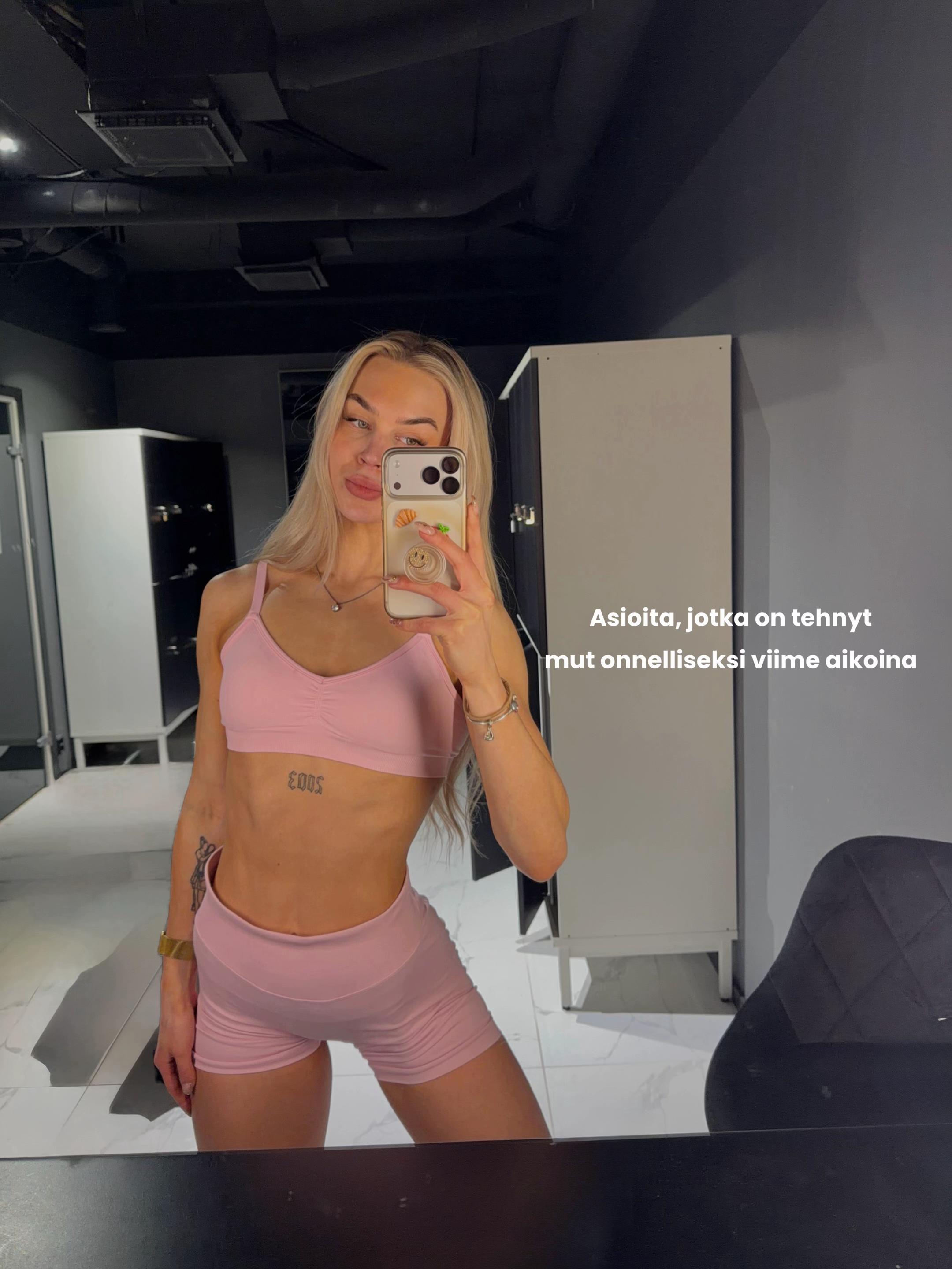 @Noora🤍 // fitness & lifestyle