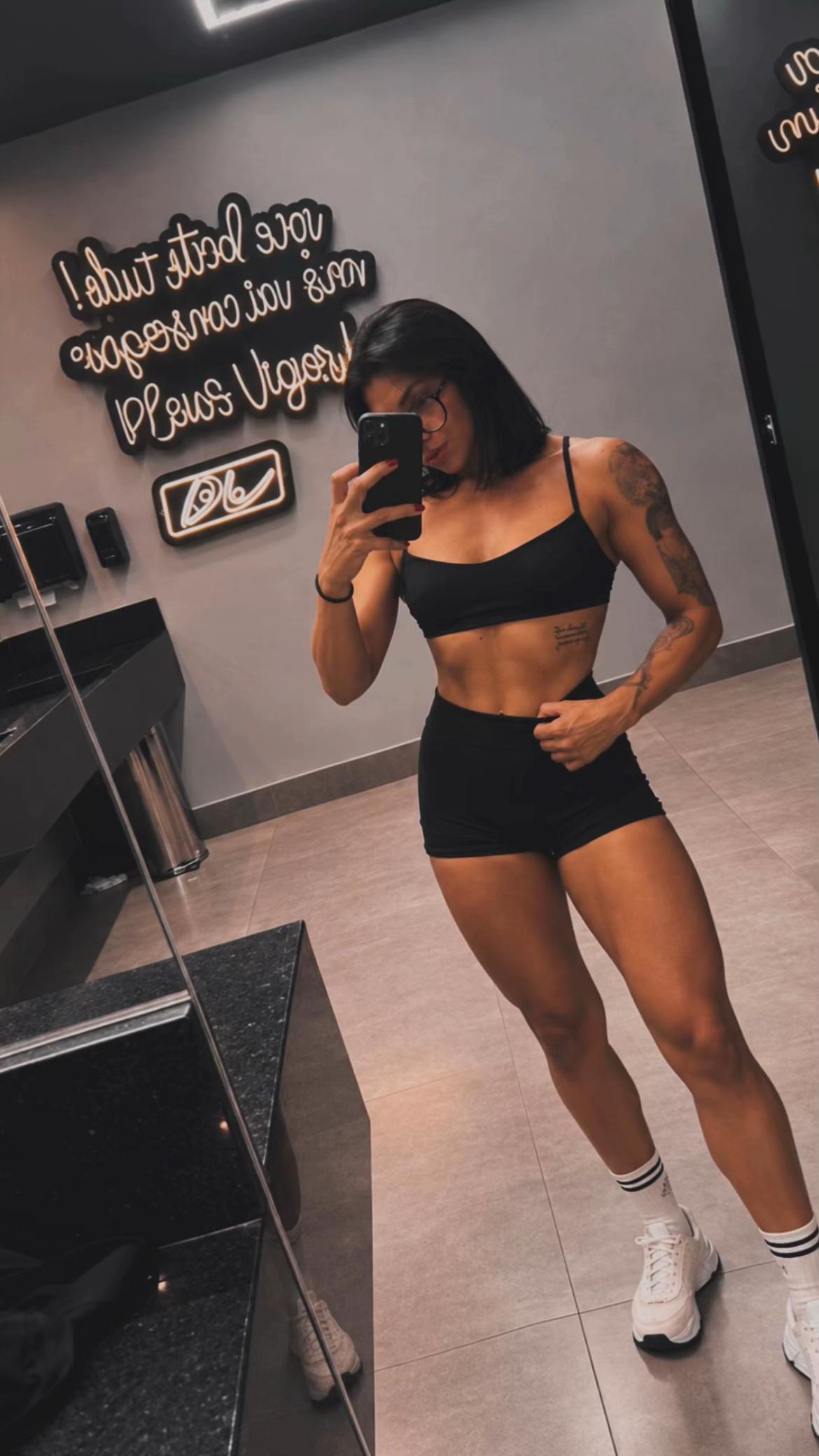 @lariFreitas