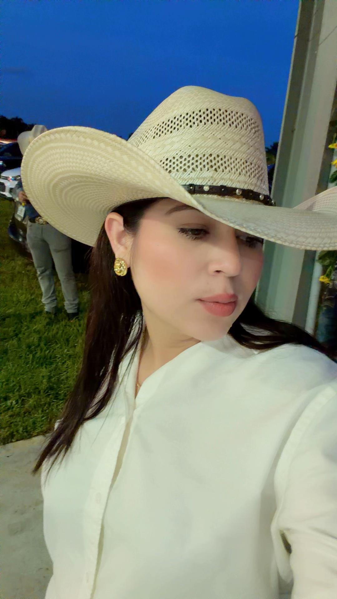 @Melissa Toru&ntilde;o