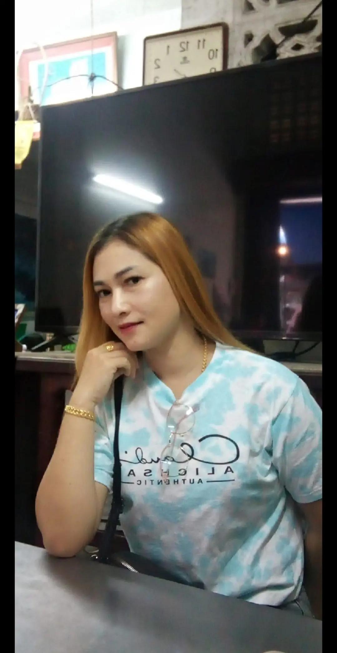 @น้ำผึ้ง บ้านมะหิงค์