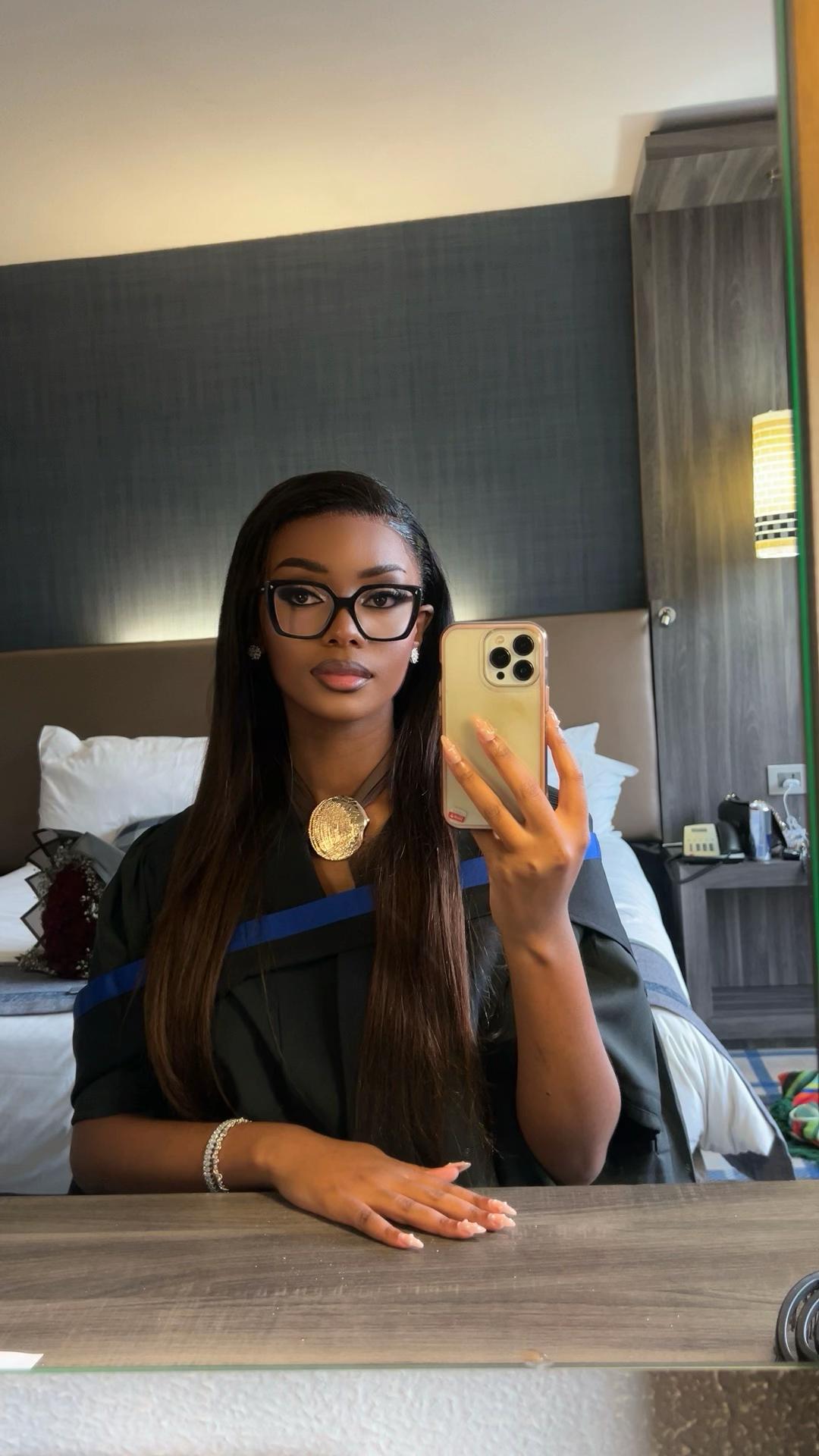 @Lala
