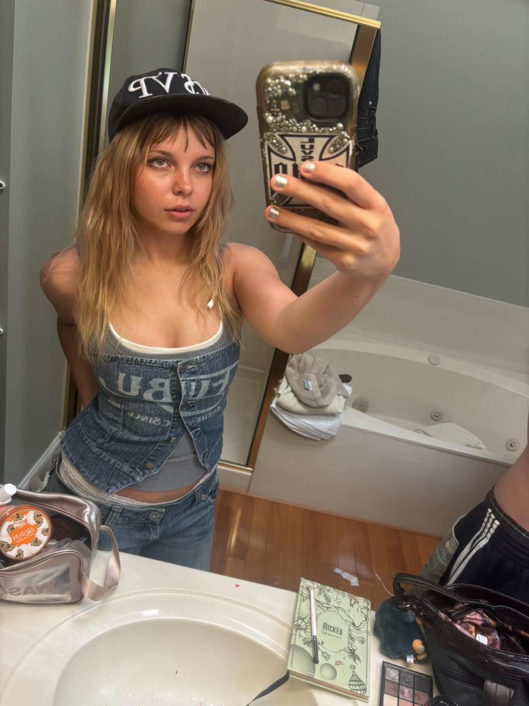 @lemonballss