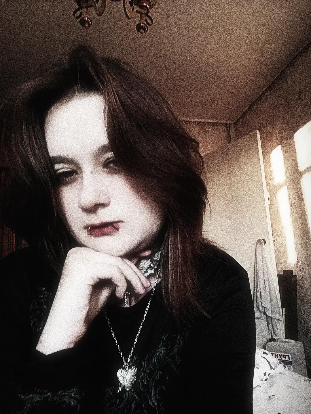 @💮🕸️Minami Del-rei🕸️💮