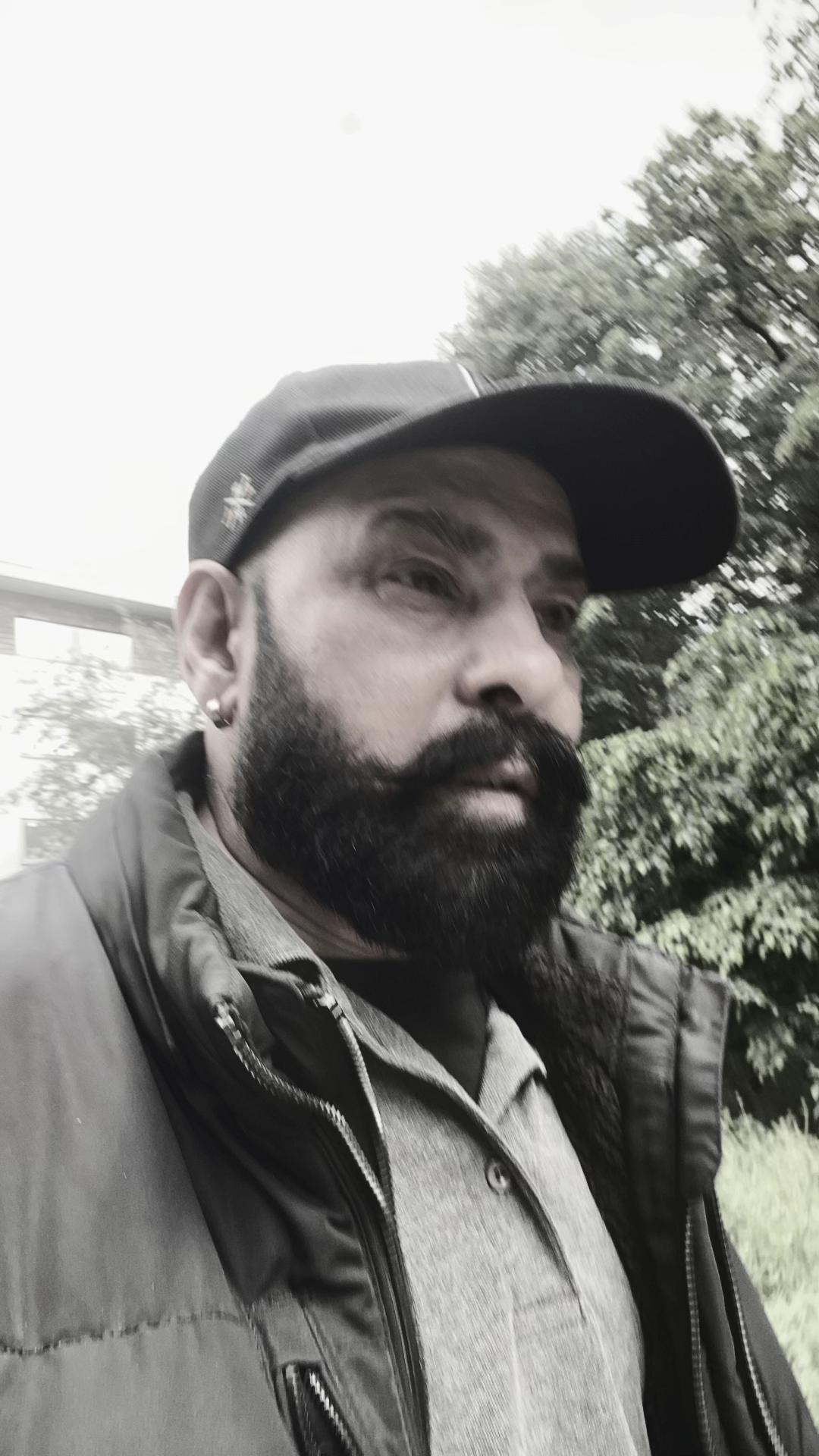 @Aman Grewal 🇬🇧
