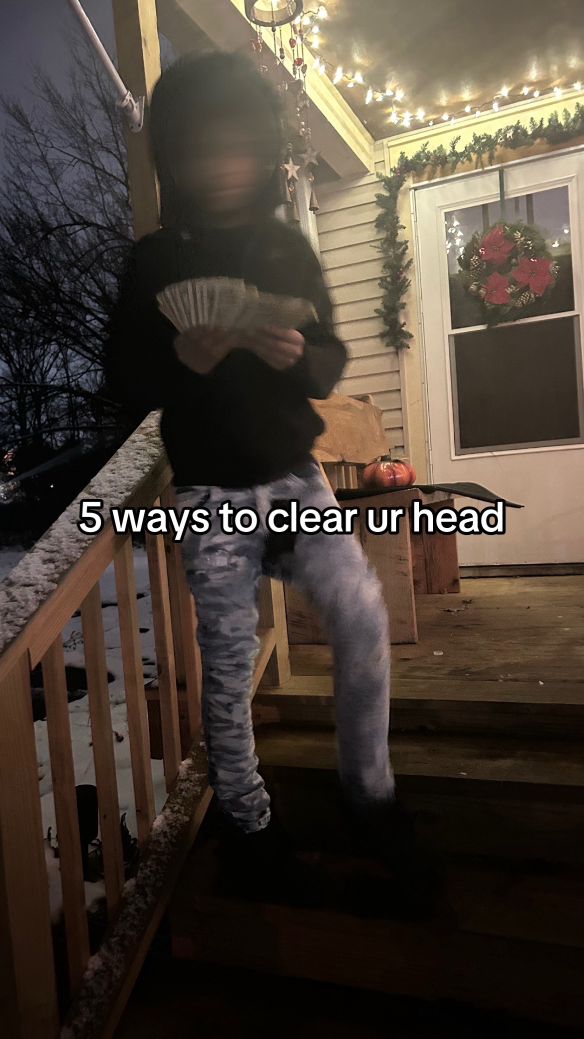 @⃟