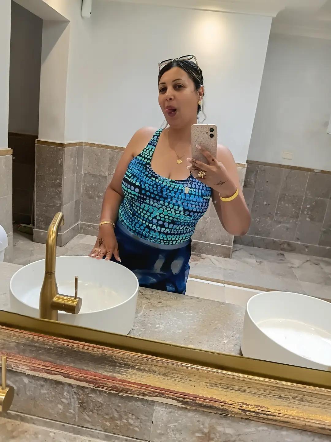 @In&egrave;s dridi