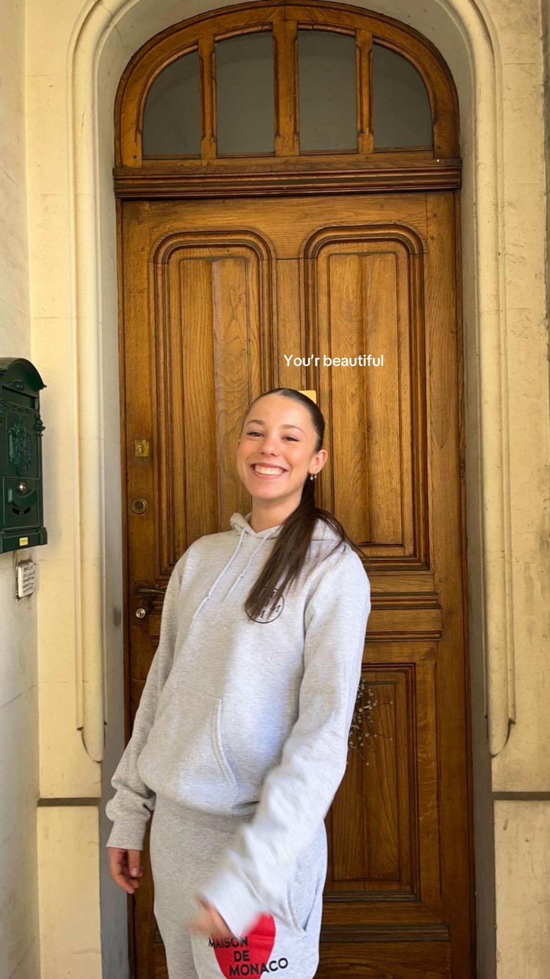 @𝓛𝓪𝓾𝓻𝓪𝓷𝓮 🪽