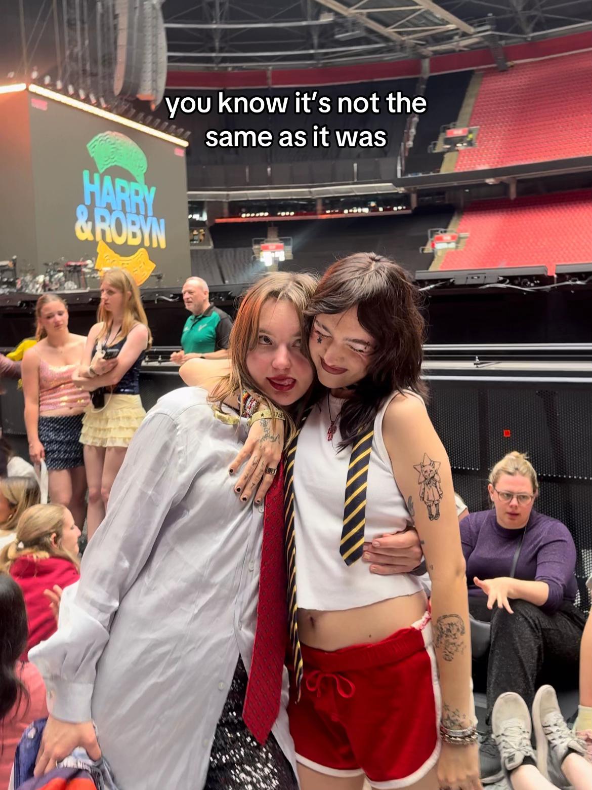@niana⋆˚꩜。