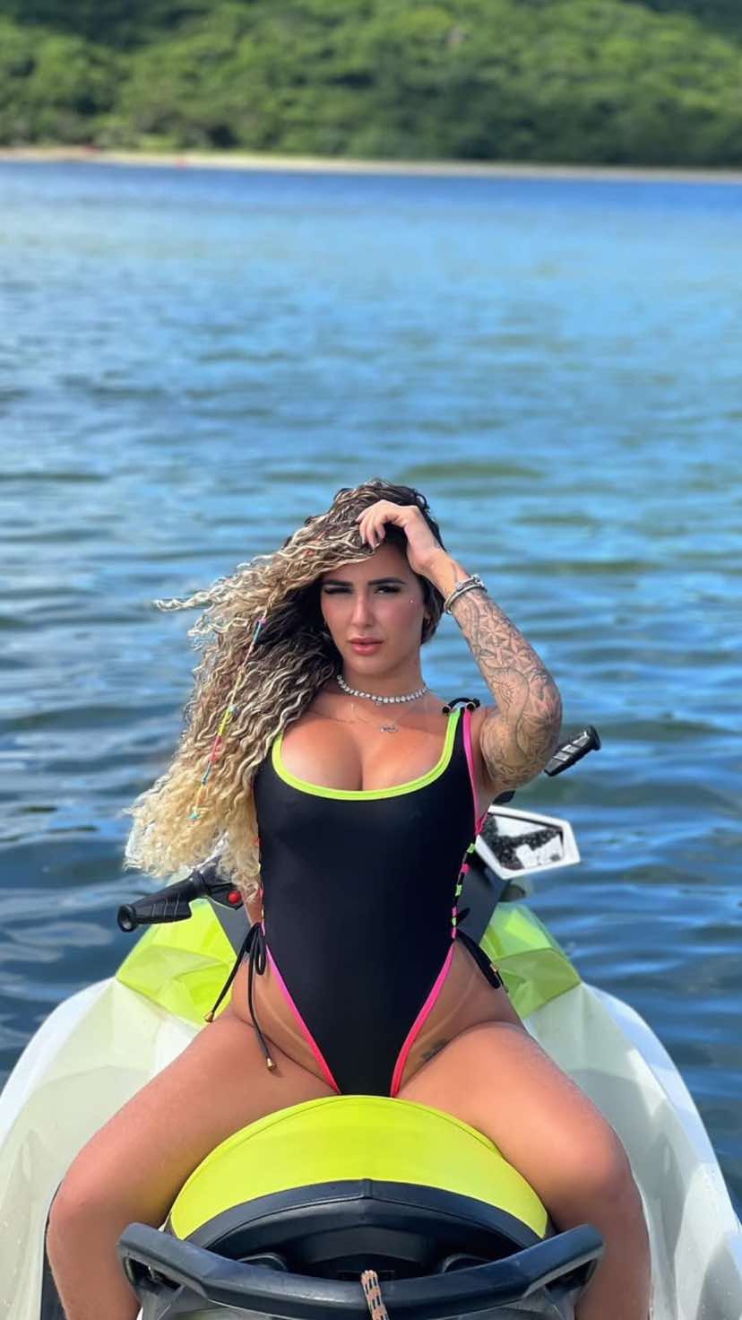 @Lara Emanuelle