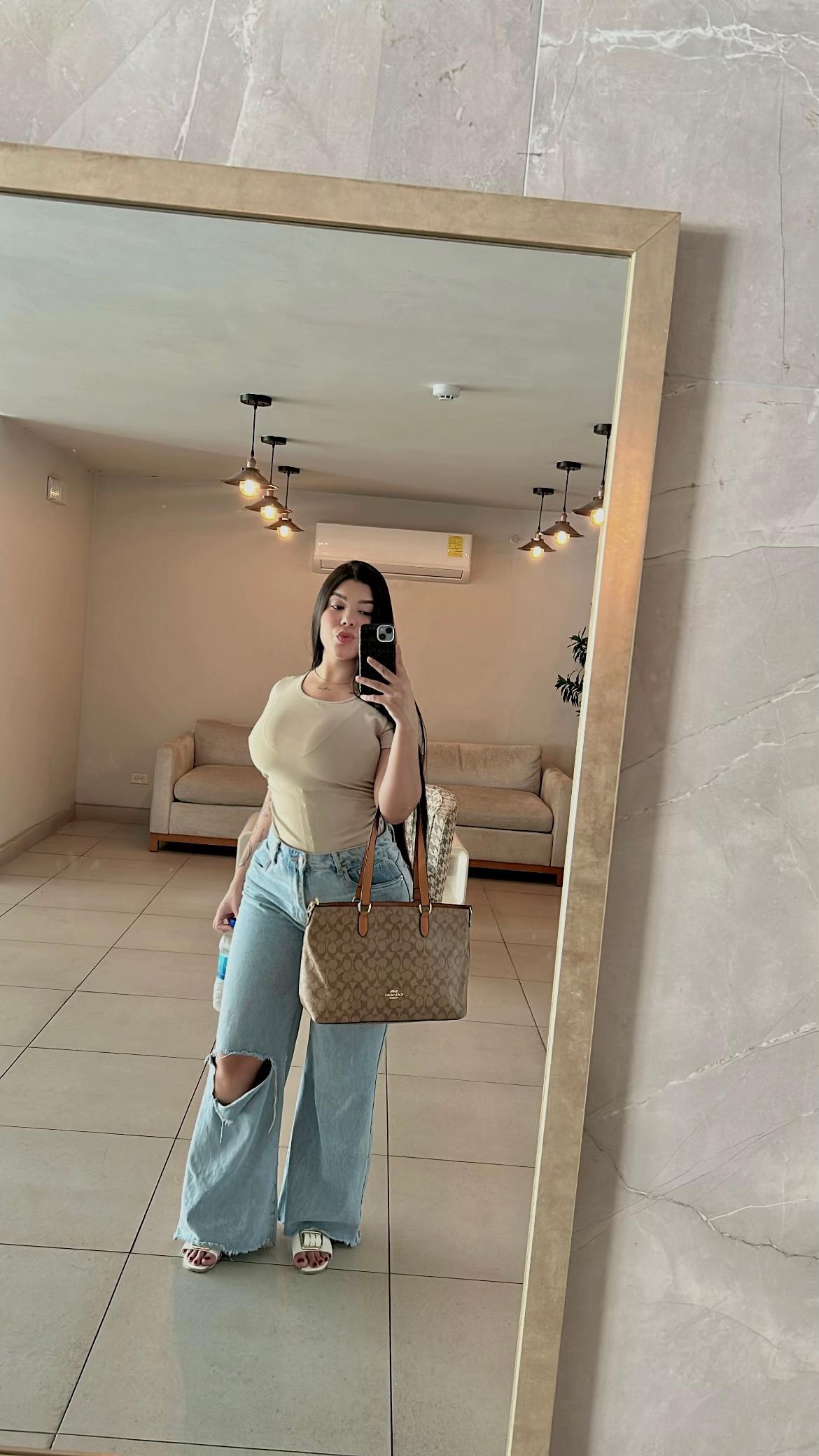 @Valentina Michelle