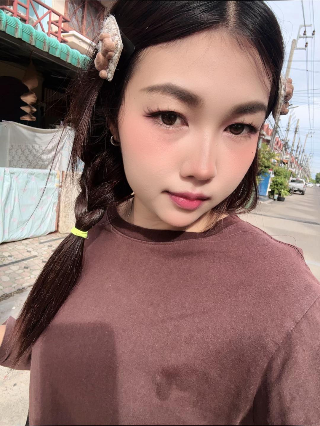 @Chompoo