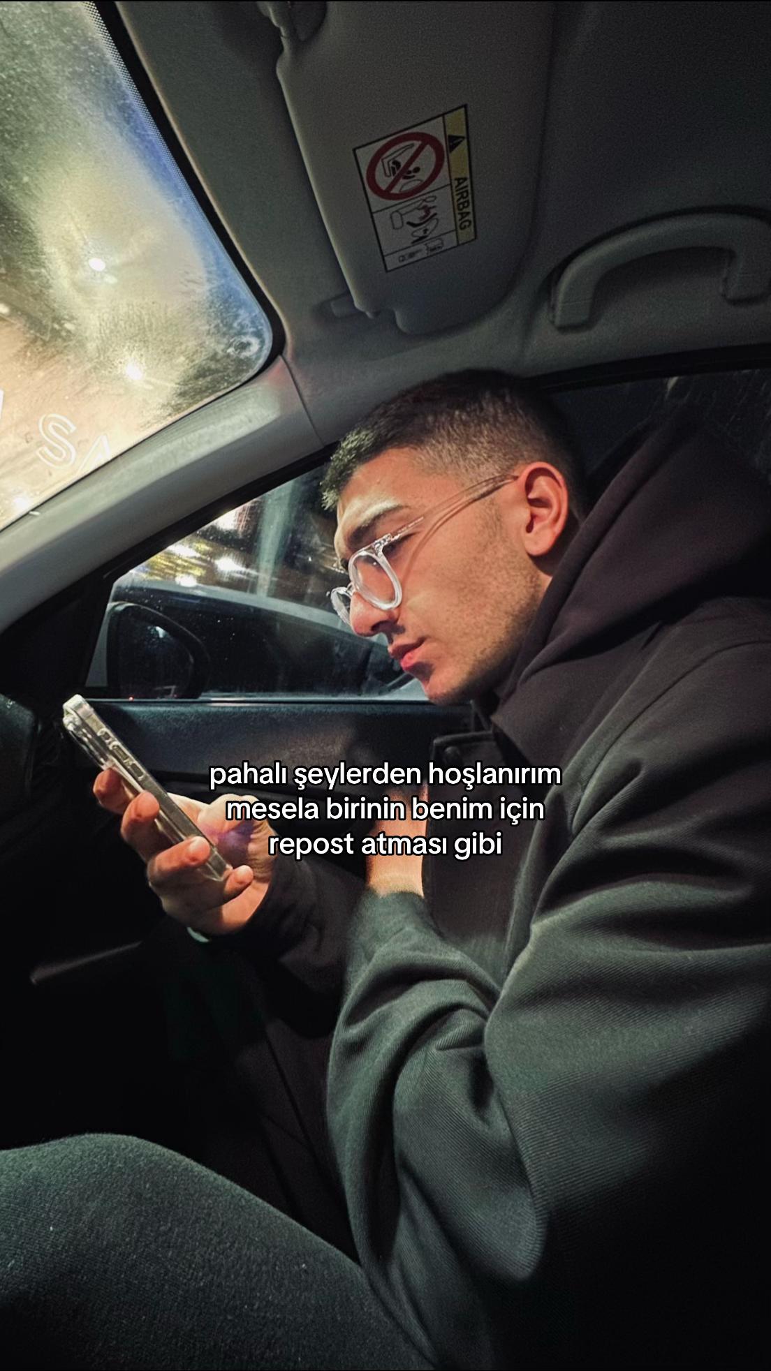 @ツ