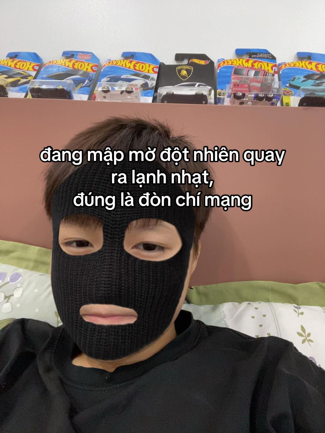 @mặt dính khẩu trang