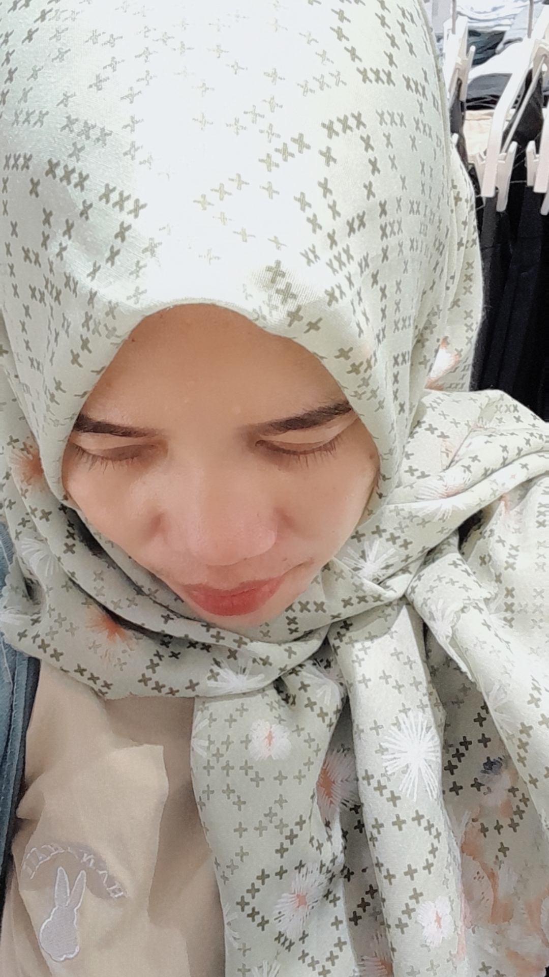 @iyux