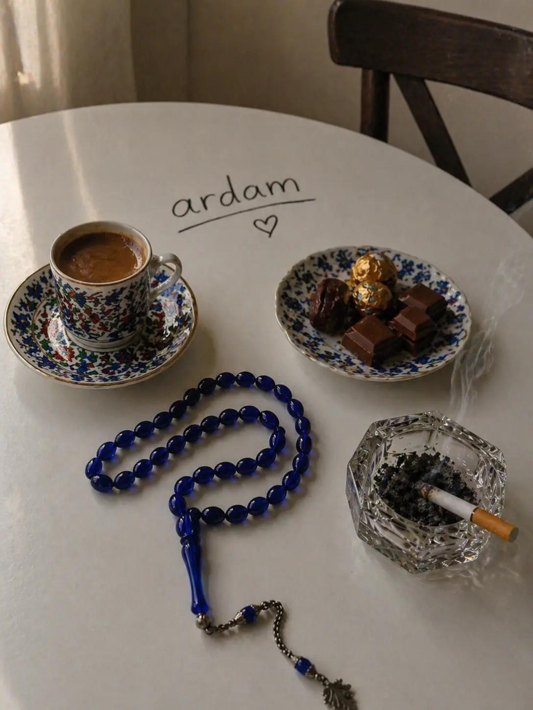 @༺✮•°◤ İ𝙕 ◥°•✮༻