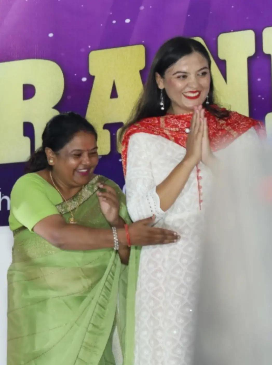@Mina Jha