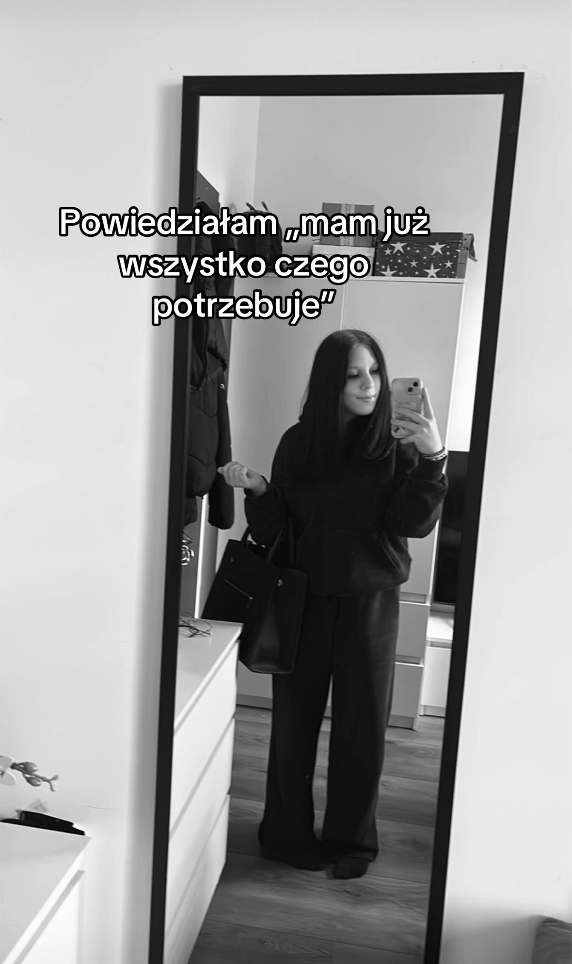 @nikolomia