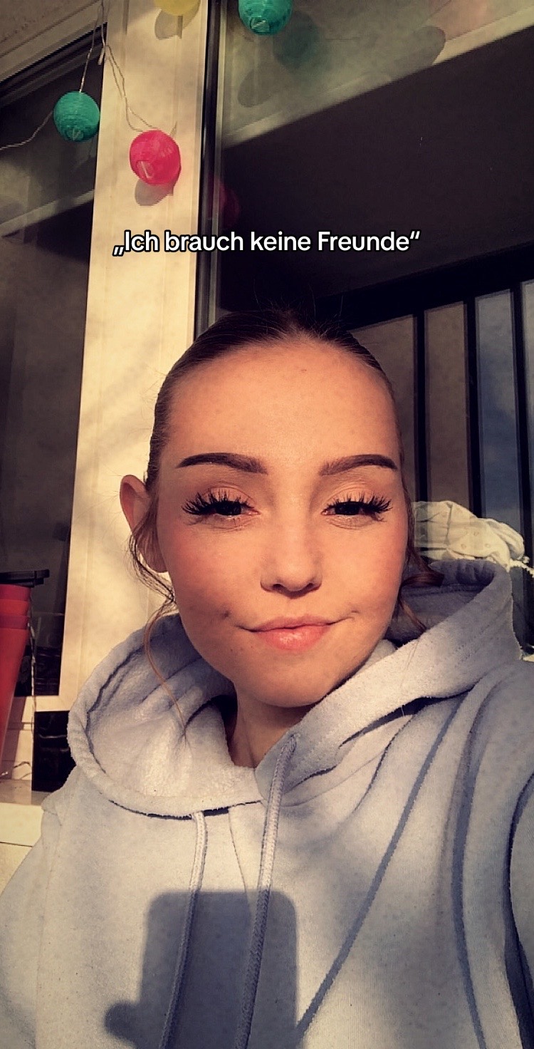 @𝒟𝑒𝓈𝒾𝒾👸🏻