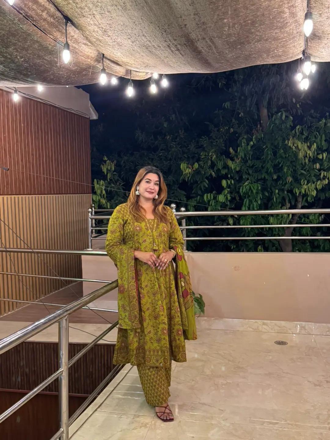@shantichand.🧿❤️🫠✈️