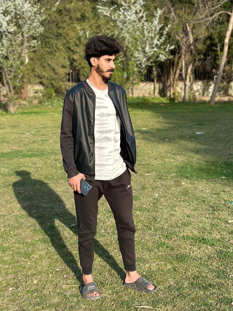 @🙉shahroz🙈