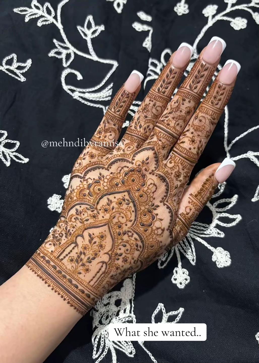 @Aamina🤍