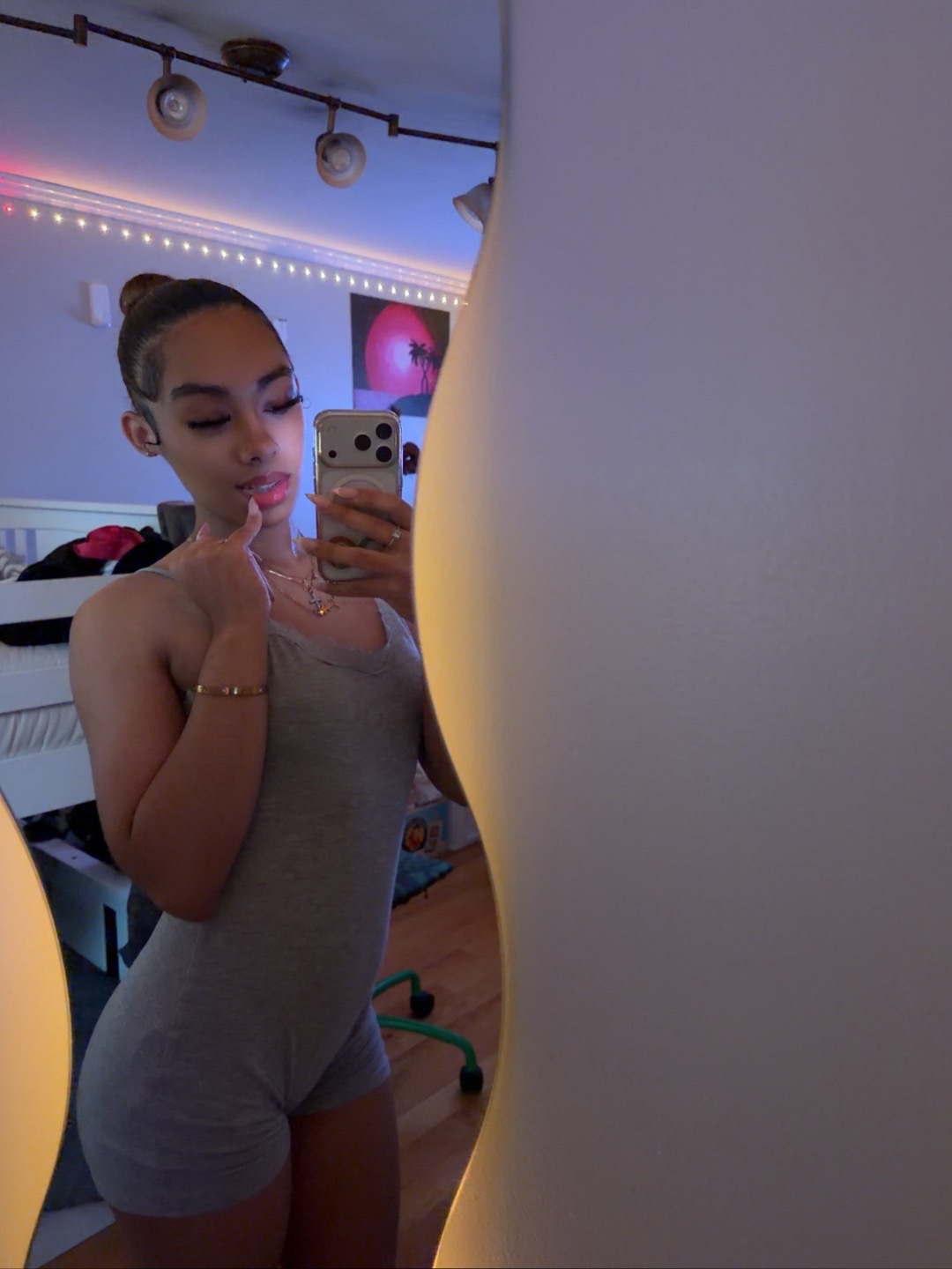 @🧞&zwj;♀️..