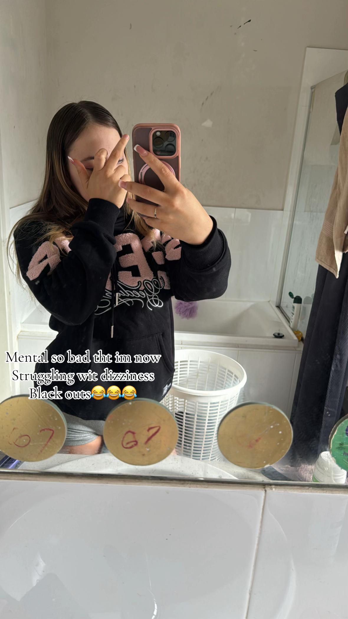 @🎭