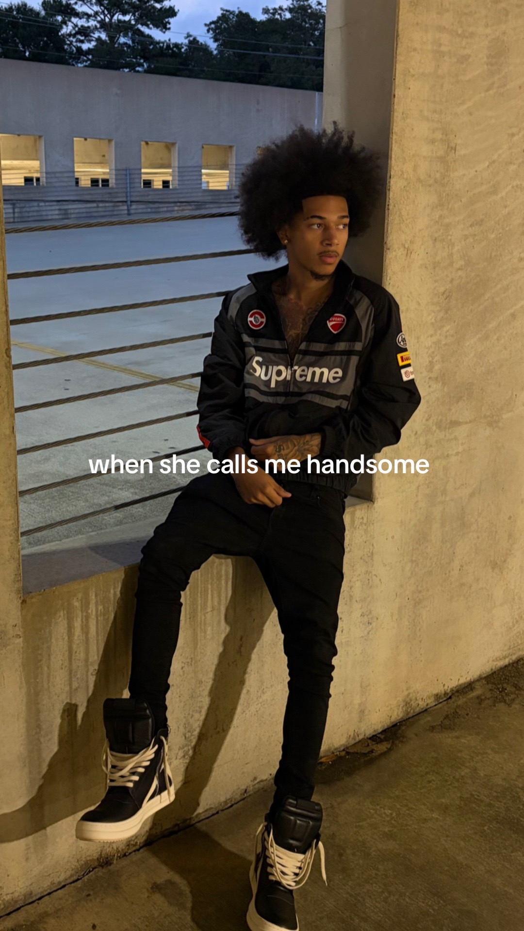 @cj ®