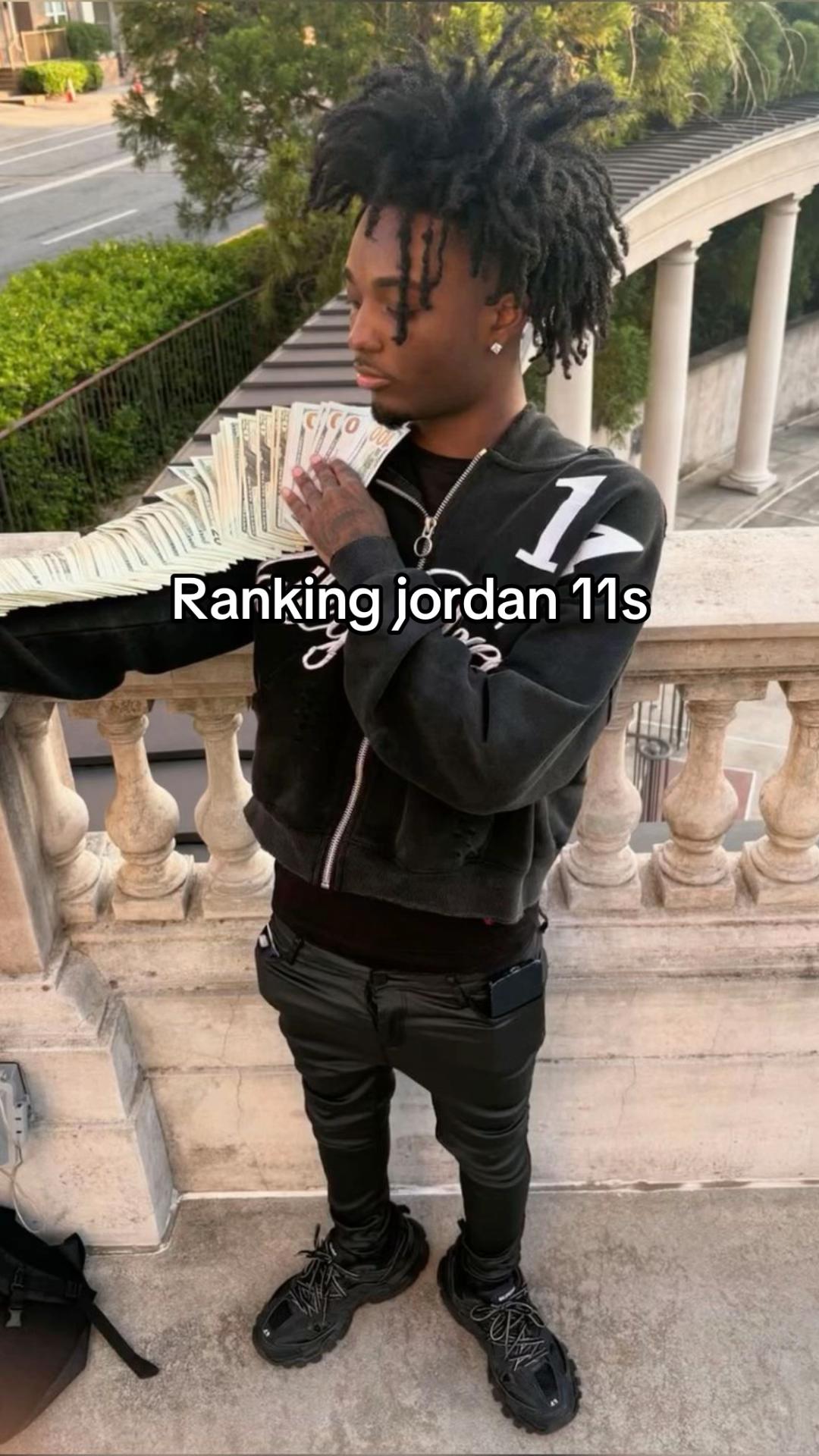 @⃟