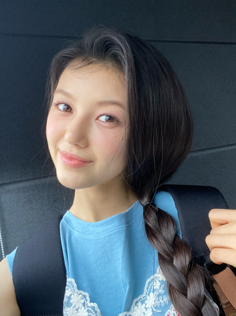 @Dinonies ๐ฆ