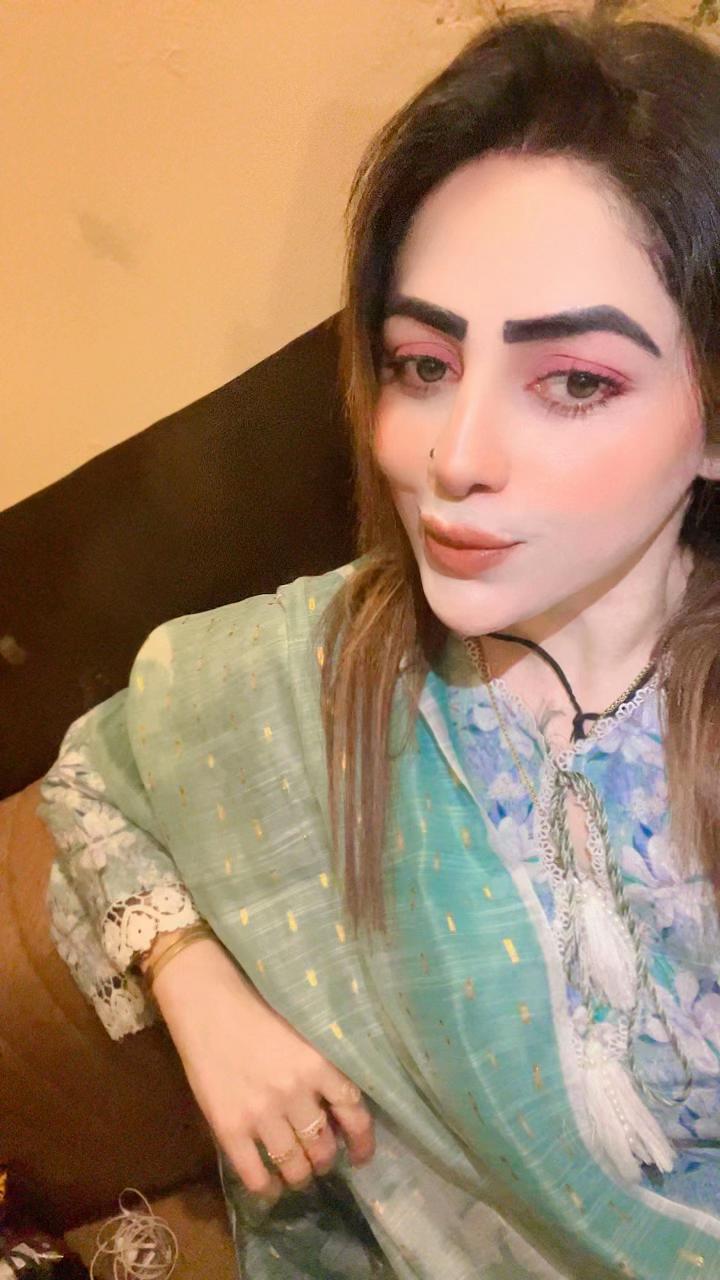 @Nusrat_Pathan