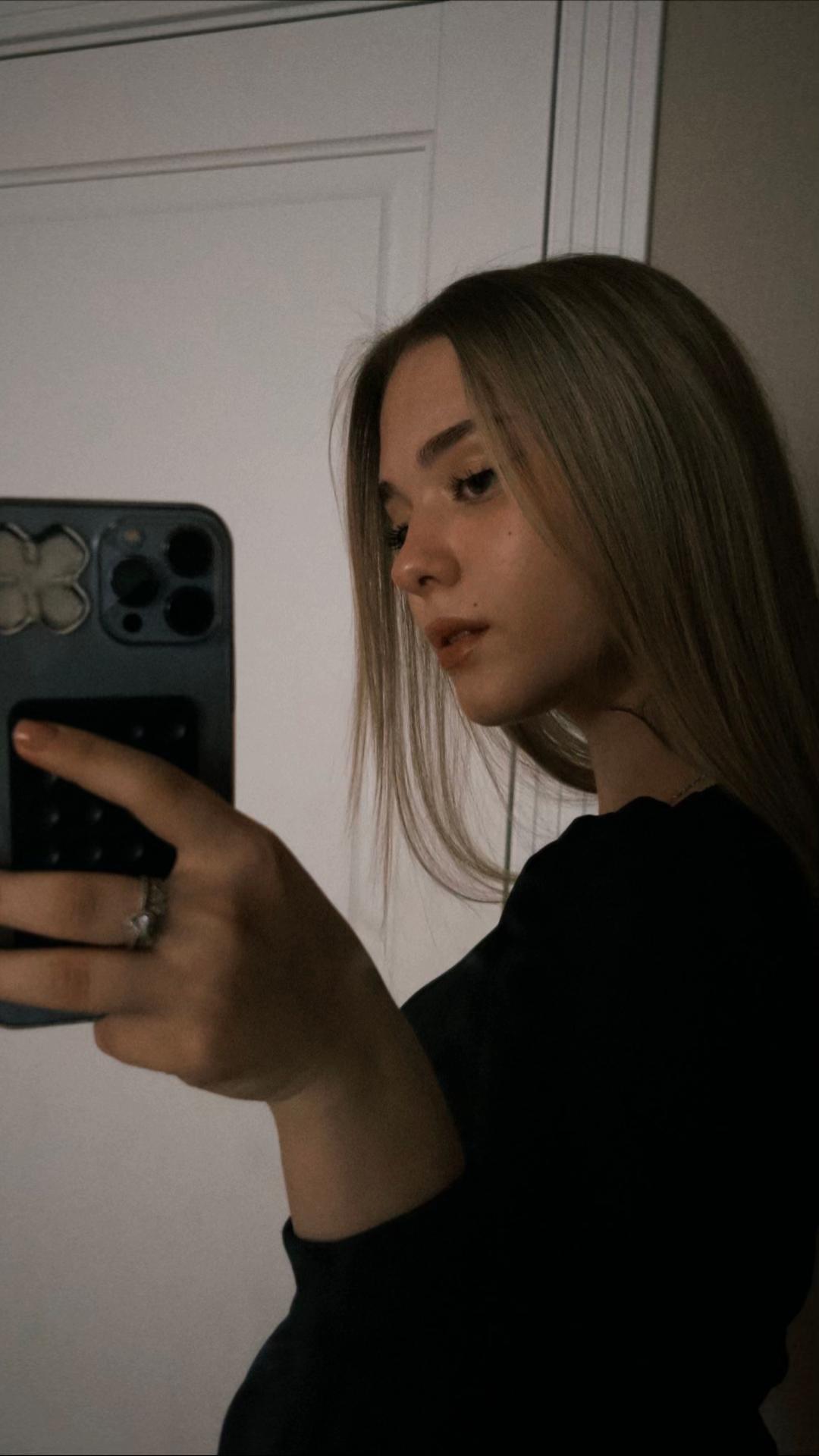 @𝑒𝑚