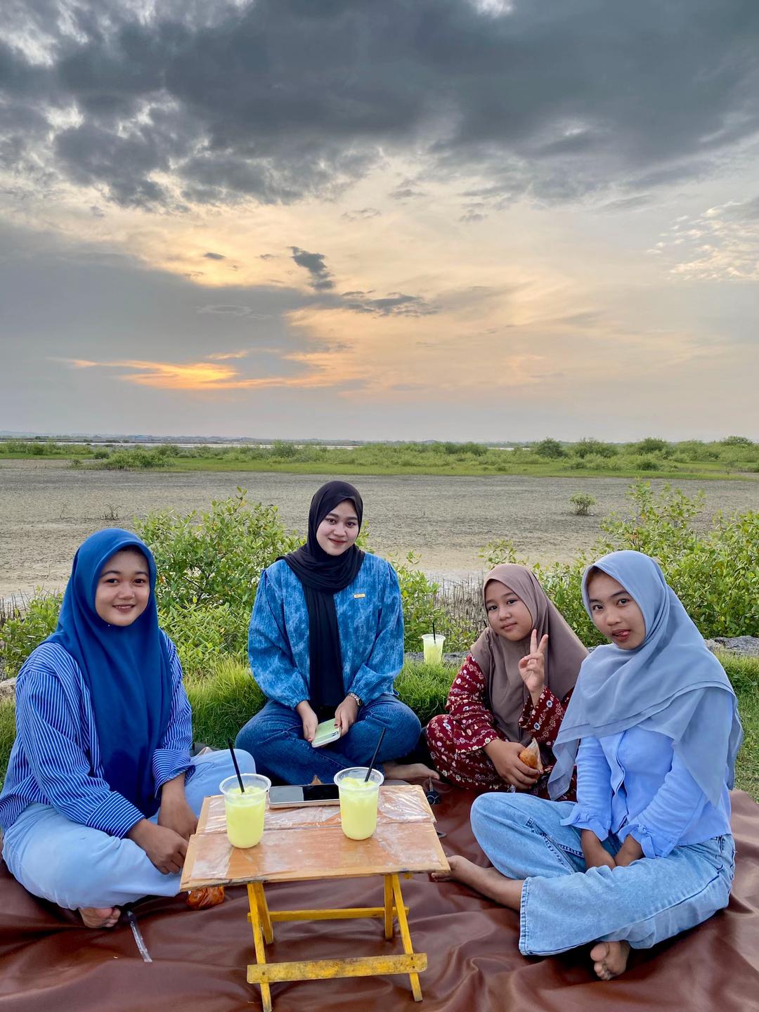 @Sunset Halodek