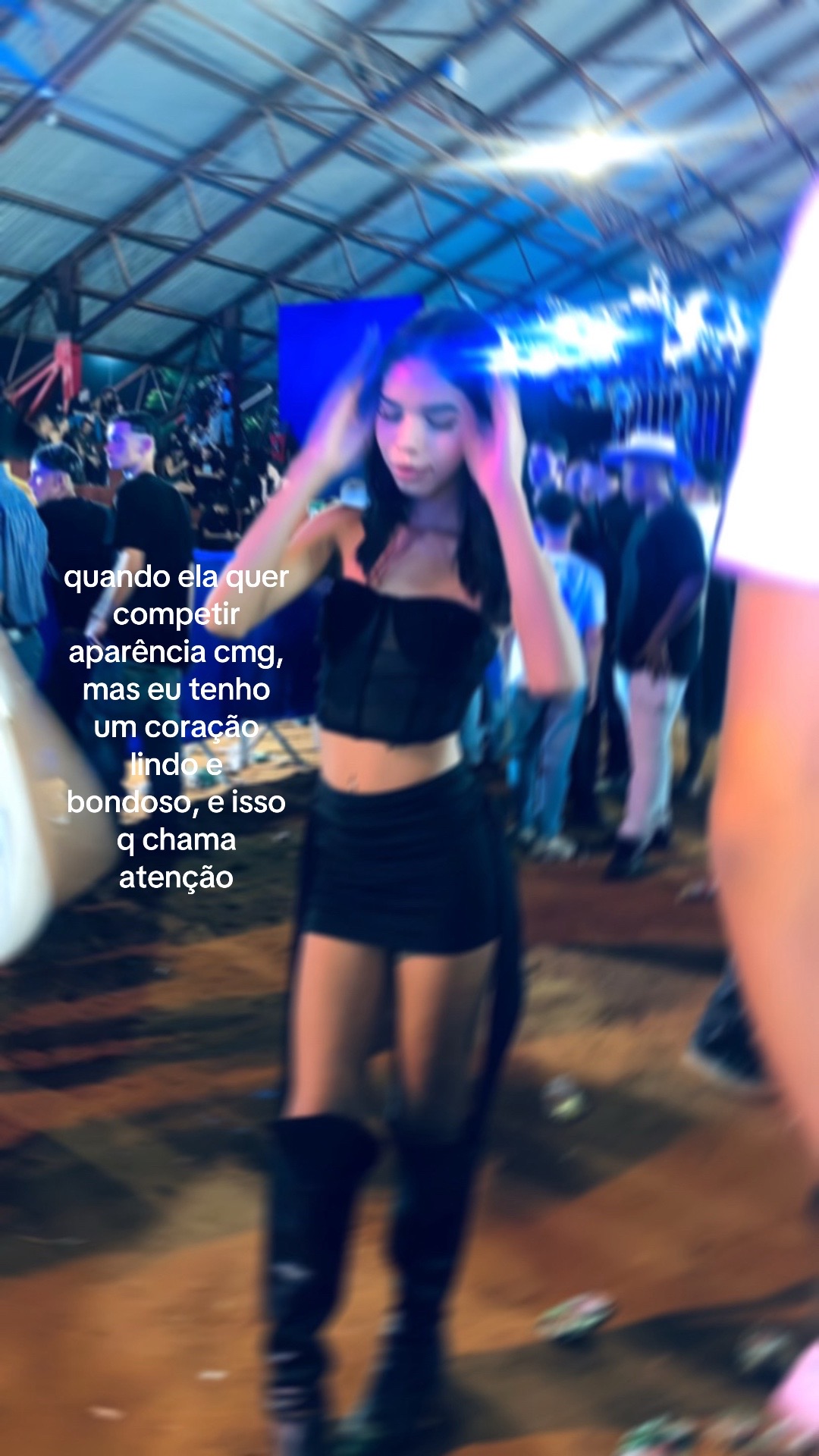 @manuella vit&oacute;ria✂️