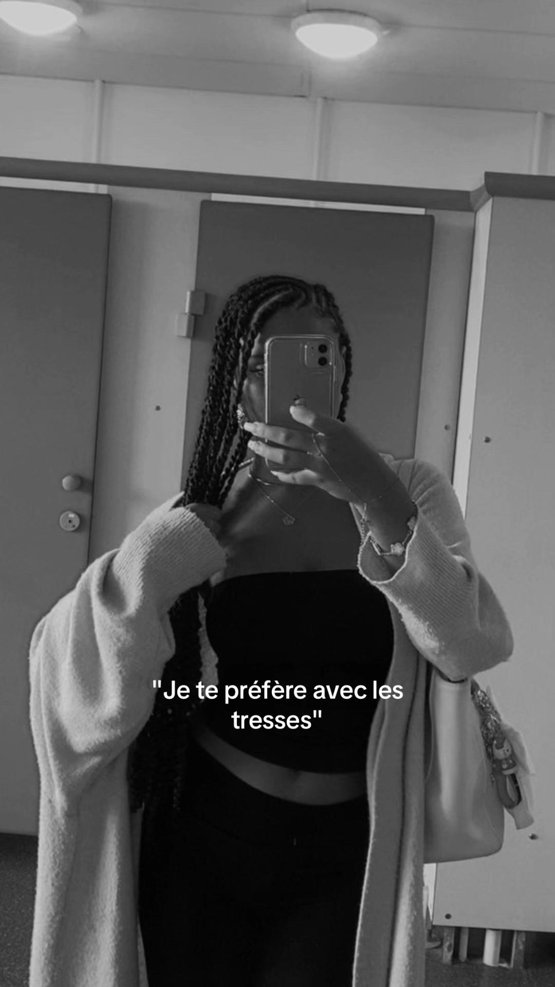 @𝐌
