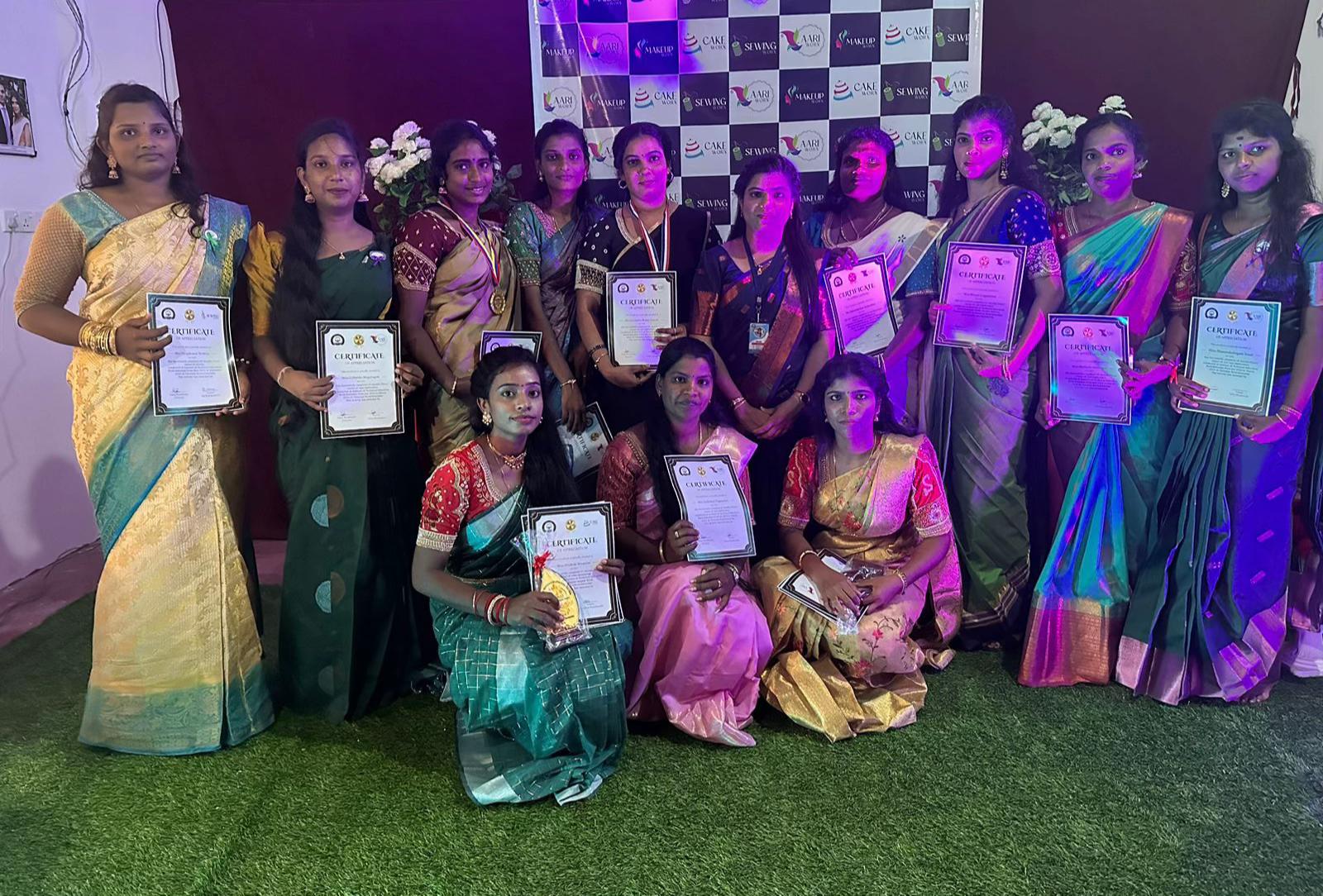 @yalini Aari Designer