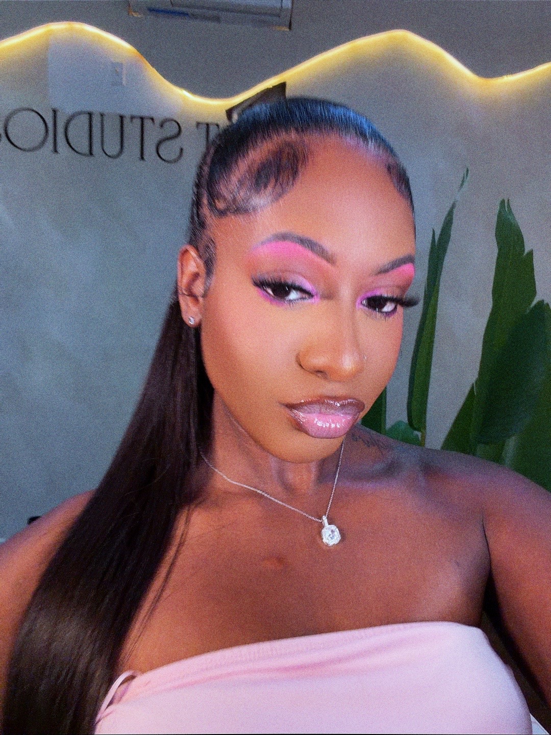 @Luxury Makeup Artist