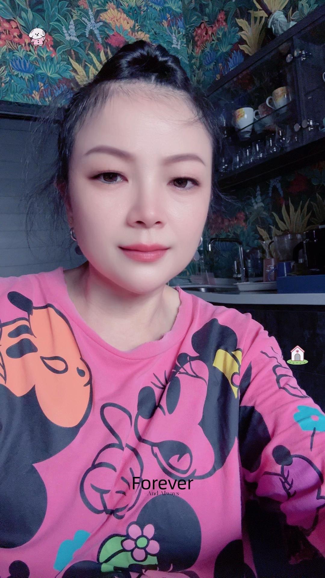 @樂觀活潑開朗的小艾
