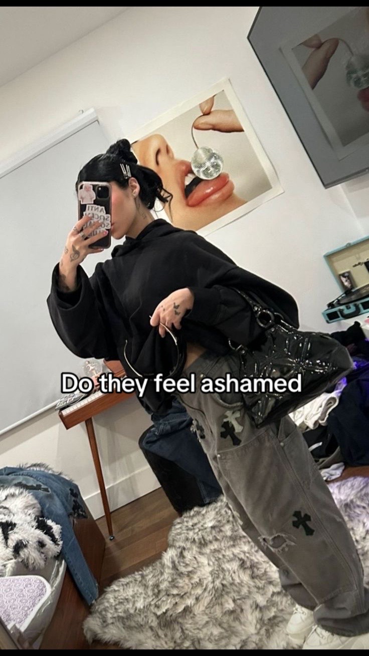 @𖣂Jess𖣂