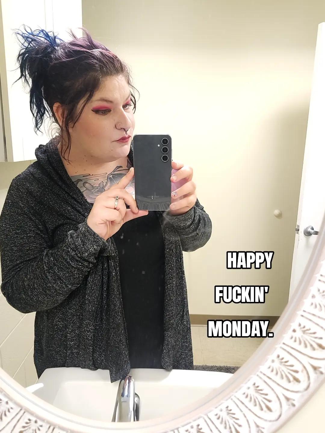 @Lacey.🔮🖤♒️