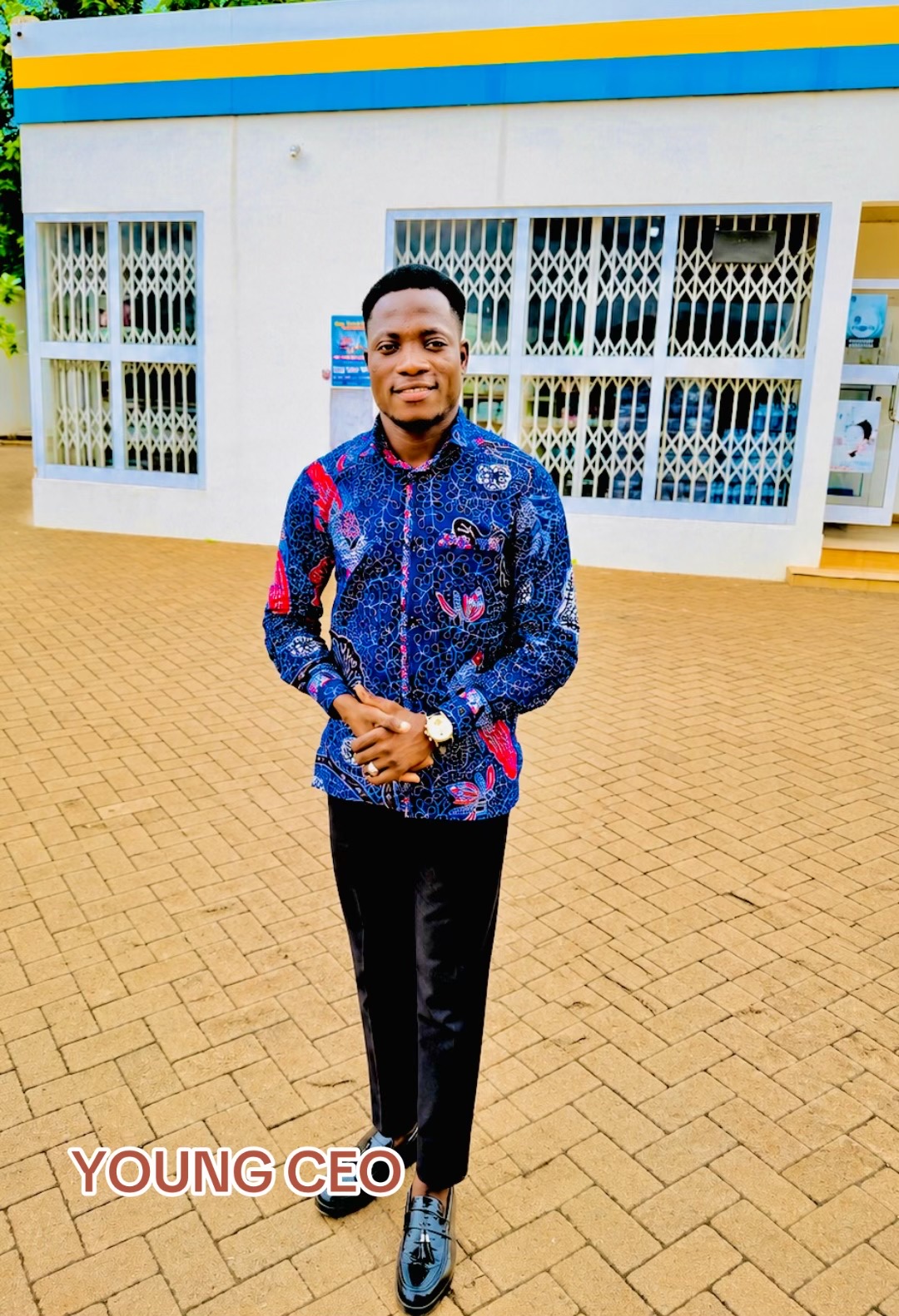 @HON SAVIOUR 🧳