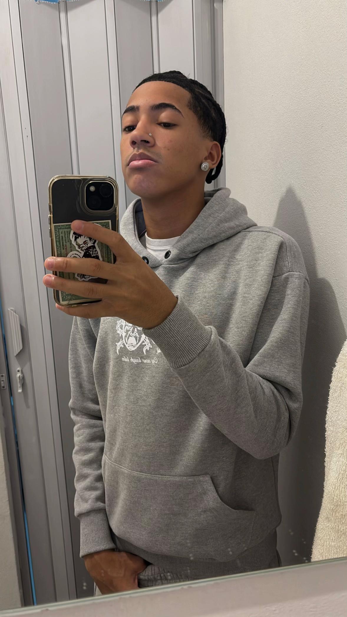 @33gustt