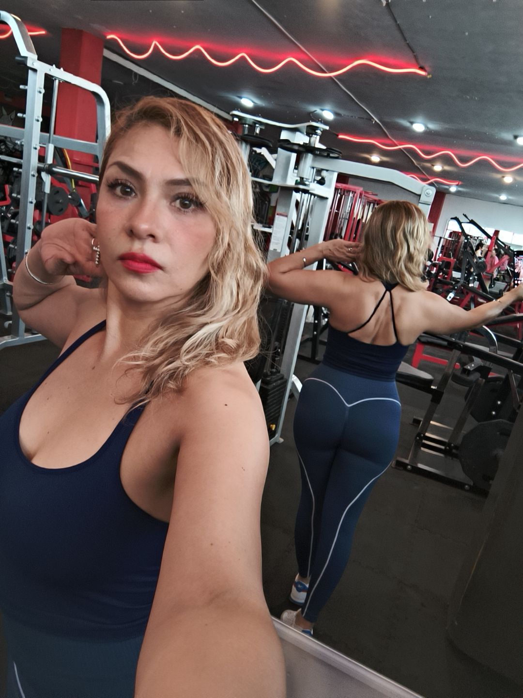 @Alexandra. V.D.G