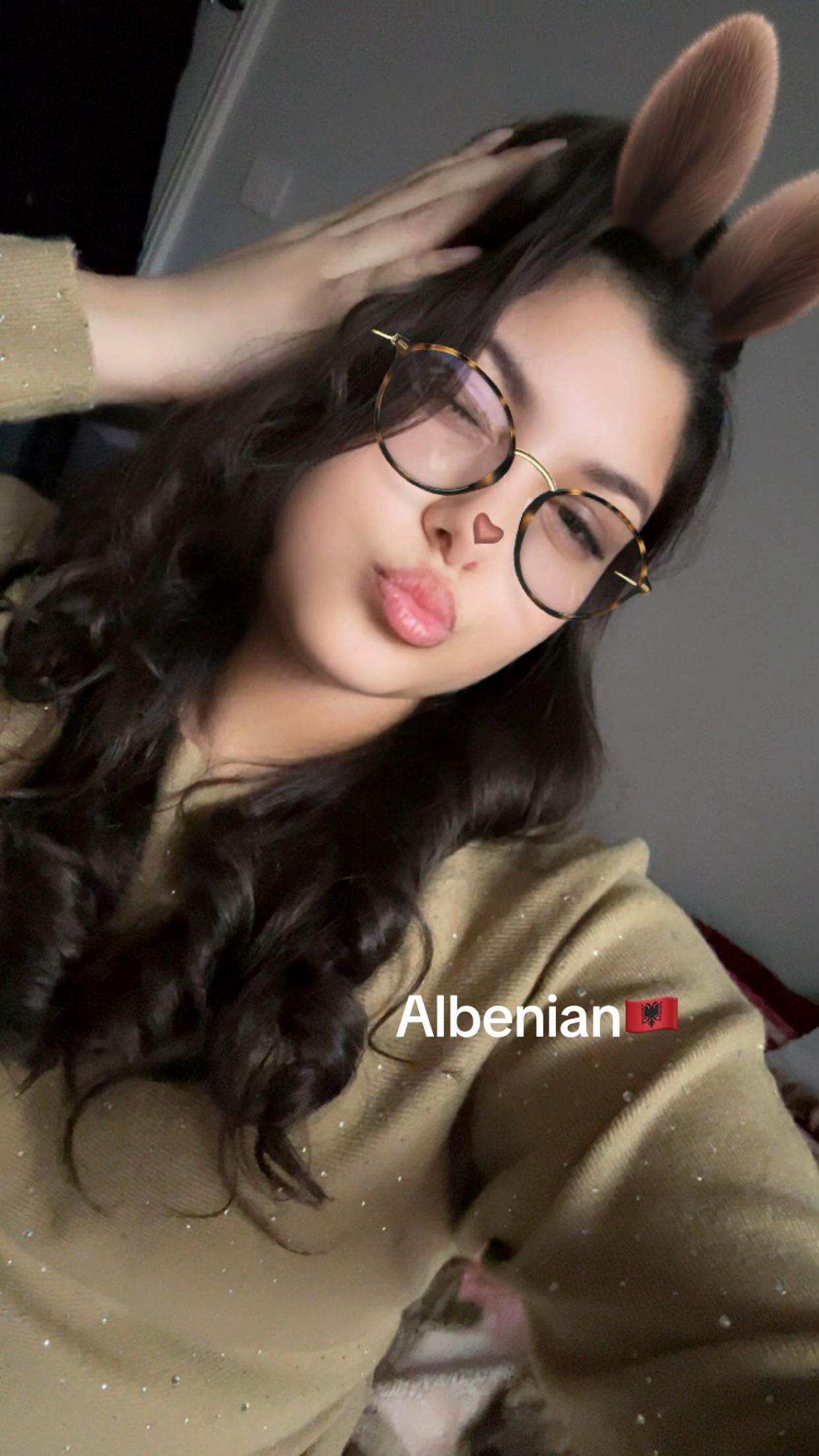 @🎭
